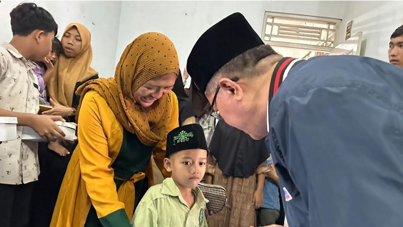 Caleg Partai Perindo Indra Utama Didoakan Pegadang Nasi Uduk di Sukabumi Jadi Wakil Rakyat
