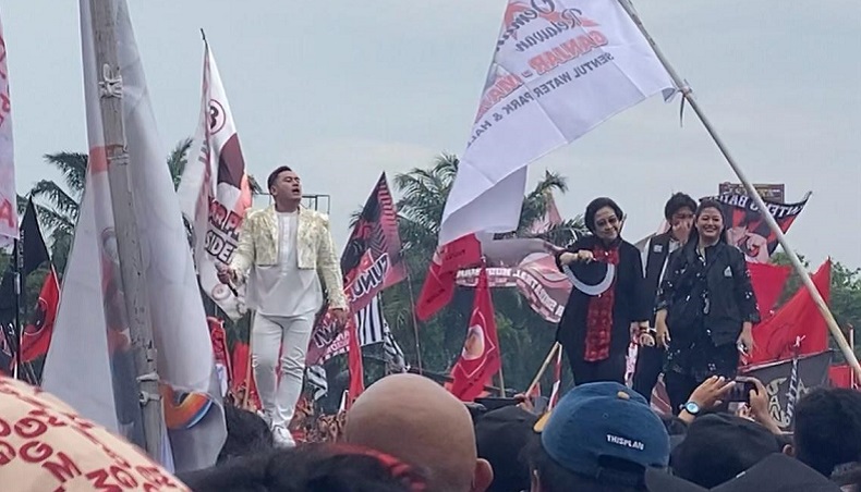 Megawati Nyanyi Bareng King Nassar di Hajatan Rakyat Semarang: Jangan Termakan Janji