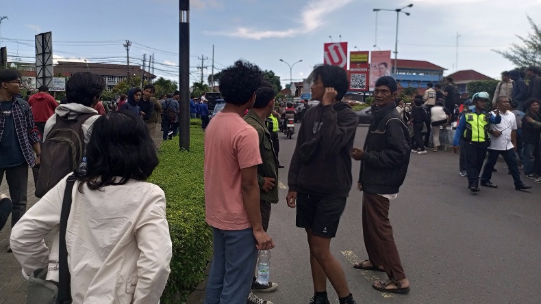 Demo Gejayan Memanggil Kembali, Massa Aksi Berkumpul di Bundaran UGM