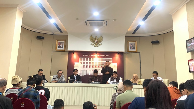 KPU Pastikan Logistik Pemilu 2024 Sampai ke Pedalaman, Dibawa Pakai Motor hingga Speedboat