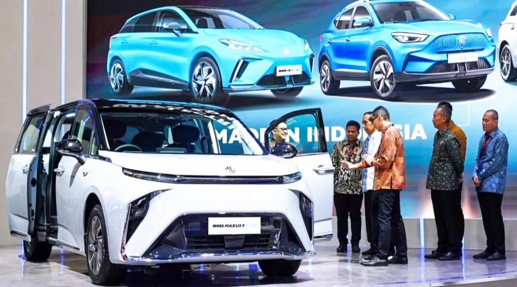 Jokowi Sebut Mobil Listrik Masa Depan Otomotif Indonesia