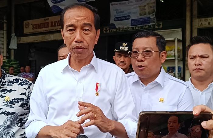 Jokowi Pastikan Stok Beras di Pasar Induk Cipinang Melimpah: Harganya Turun dalam 1-2 Minggu   