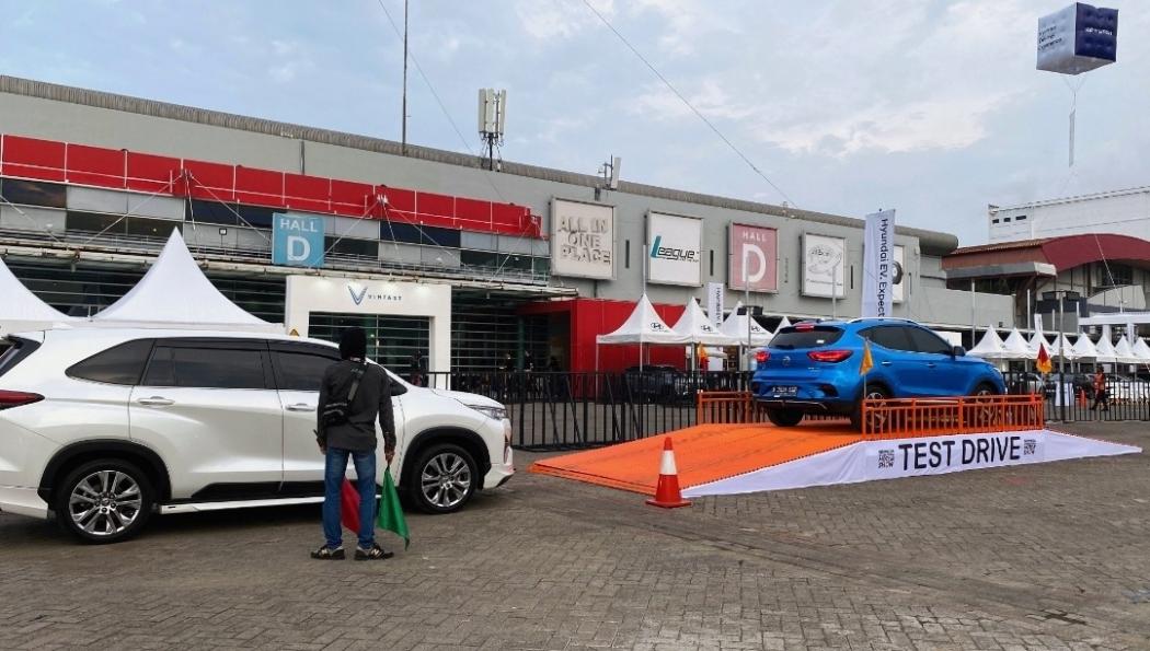 Syarat Test Drive Mobil di IIMS 2024, Ini yang Wajib Dipenuhi