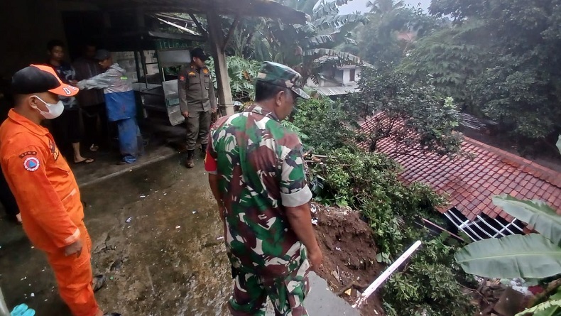 Tebing di Cijeruk Bogor Longsor, 4 Rumah Warga Rusak