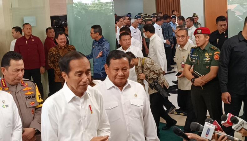 Jokowi Sebut Pertemuan dengan Surya Paloh Bahas Masalah Politik
