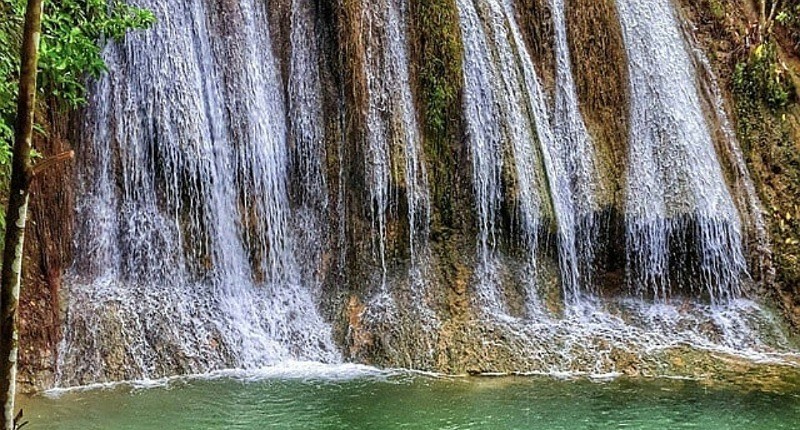 Pesona Air Terjun Jurang Pulosari, Airnya Jernih dan Cantik Mirip Tirai Putih