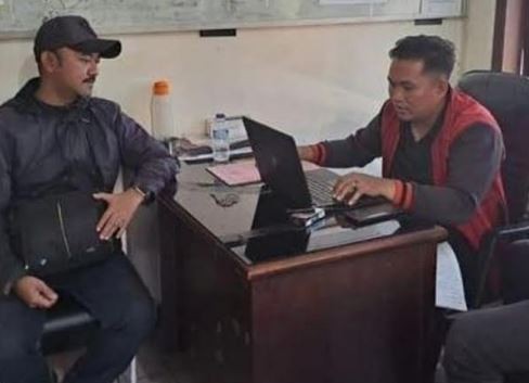 Viral Pemotor di Malang Pukul Mobil Pakai Batu Besar, Begini Endingnya