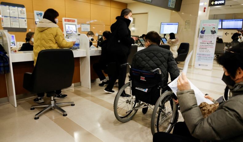 Ribuan Dokter di Korsel Lanjutkan Aksi Mogok, Pasien RS Makin Telantar