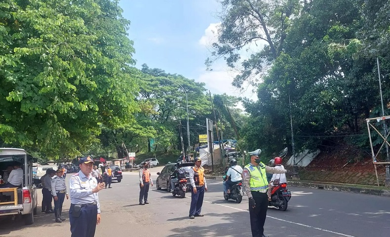 Dishub Razia Angkot Nakal di Depok, 25 STNK Disita