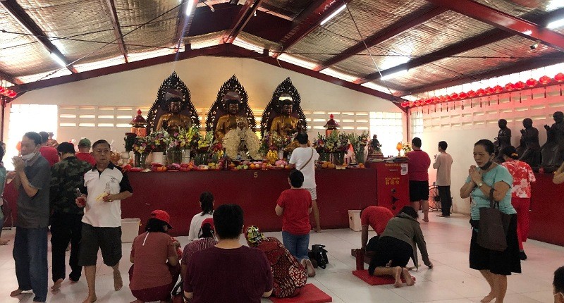 Kemeriahan Umat Tionghoa di Wihara Dharma Bakti Merayakan Tradisi Cap Go Meh 
