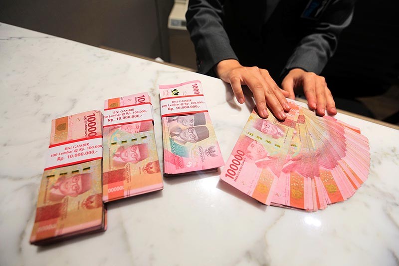 Rupiah Awal Pekan Ditutup Menguat ke Rp15.438 per Dolar AS