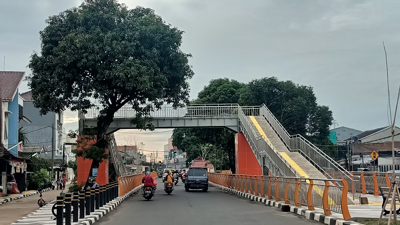Viral Bocah Main Perosotan, JPO Taman SeCawan Ditutup Sementara Pemkot Depok