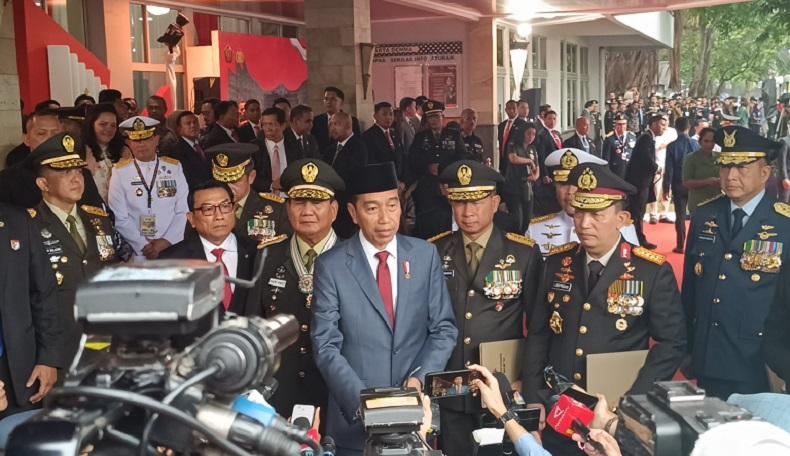 Jokowi Tegaskan Pemberian Jenderal Kehormatan ke Prabowo Bukan Transaksi Politik, Singgung SBY
