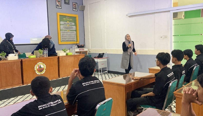 Universitas Dian Nusantara Gelar Workshop Jurnalistik Penyiaran untuk Siswa SMK