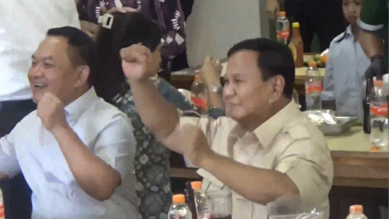 Mampir di Rumah Makan Bakso Mang Uka, Prabowo Nyanyi dan Joget Bareng Dudung