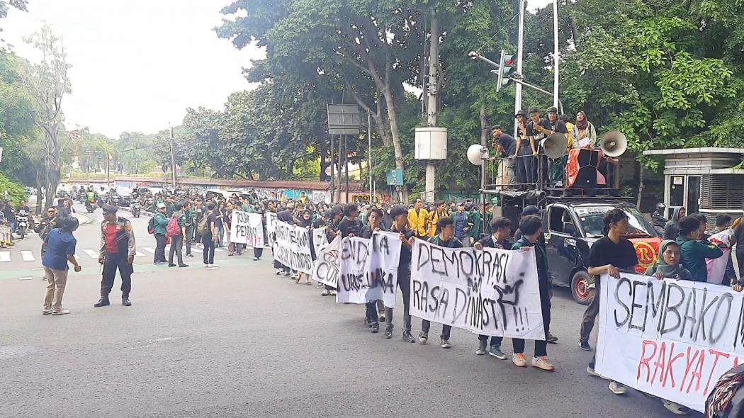 Turun ke Jalan, Mahasiswa UNJ Keluhkan Tingginya Biaya Pendidikan