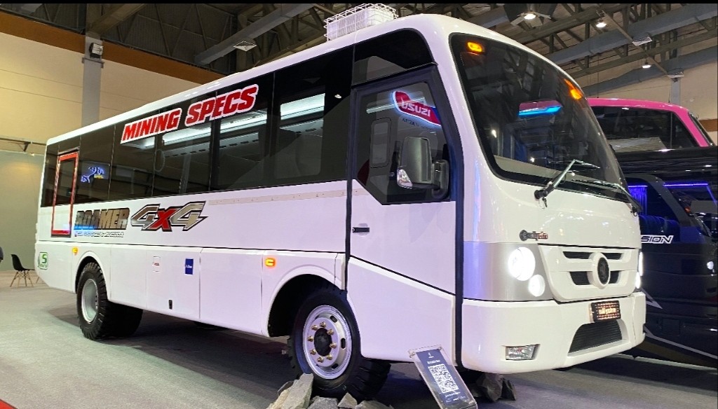 Adi Putro Pamer Bus Khusus Daerah Tambang, Sasis Monokok Berpenggerak 4x4