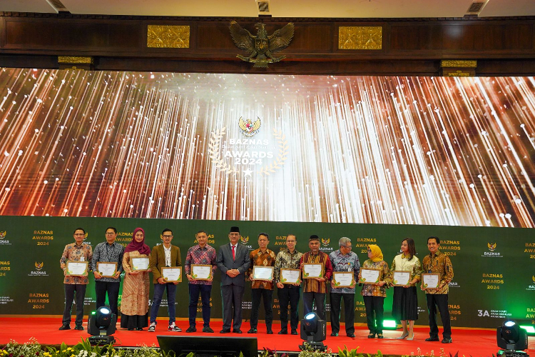 BRI Dinobatkan Jadi Bank Penyedia Layanan Pembayaran Zakat Terbaik oleh BAZNAS