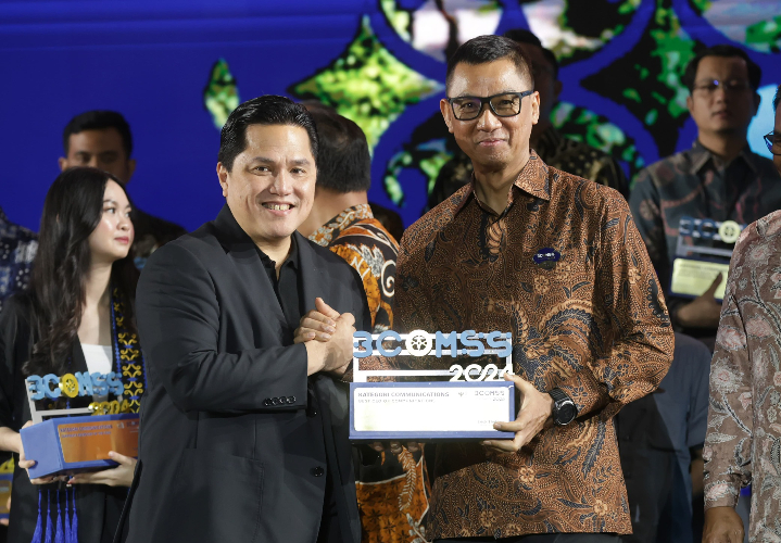 Darmawan Prasodjo Raih Best CEO of Communications, PLN Borong 12 Penghargaan BCOMSS 2024 