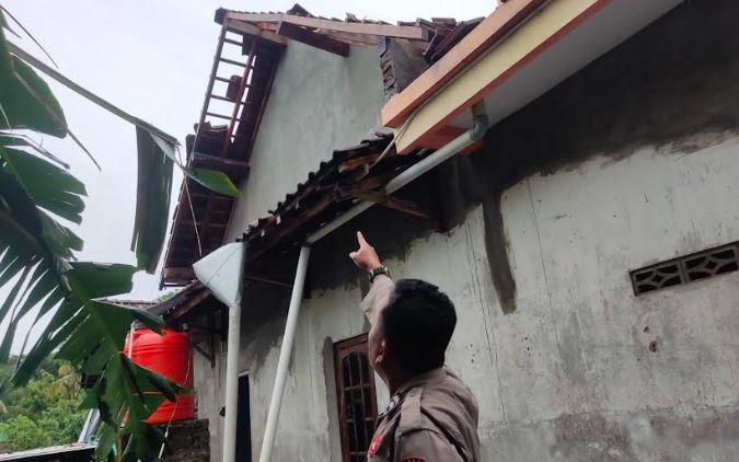 4 Kabupaten-Kota di DIY Diterjang Angin Kencang, Ratusan Rumah Rusak