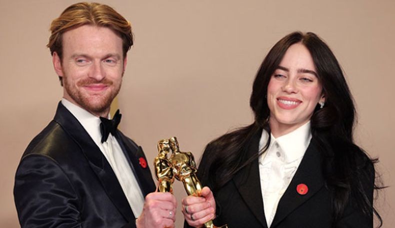5 Berita Populer: Tata Cara Sholat Tarawih dan Witir hingga Artis Pakai Pin Artists4Ceasefire di Oscar