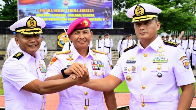 Sertijab di Mako Lantamal V Surabaya, Kolonel Laut Robby Edevaldo Jabat Danlanal Cilacap