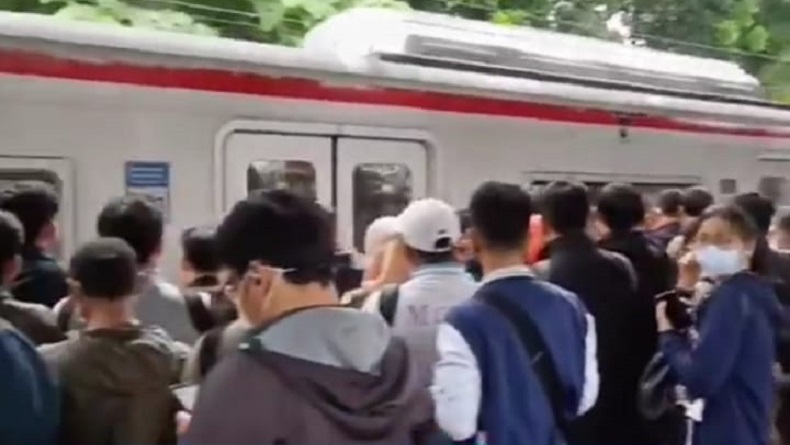 Sempat Gangguan, Perjalanan KRL Lintas Daru-Parung Panjang Berangsur Normal 