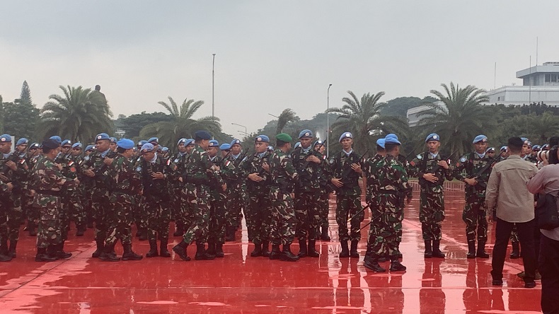 Panglima TNI Sematkan Lencana Santi Dharma ke Kontingen Garuda yang Telah Bertugas di Lebanon