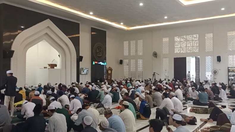 Ribuan Pelayat Habib Hasan Padati Masjid Nurul Musthofa Center Cilodong Depok