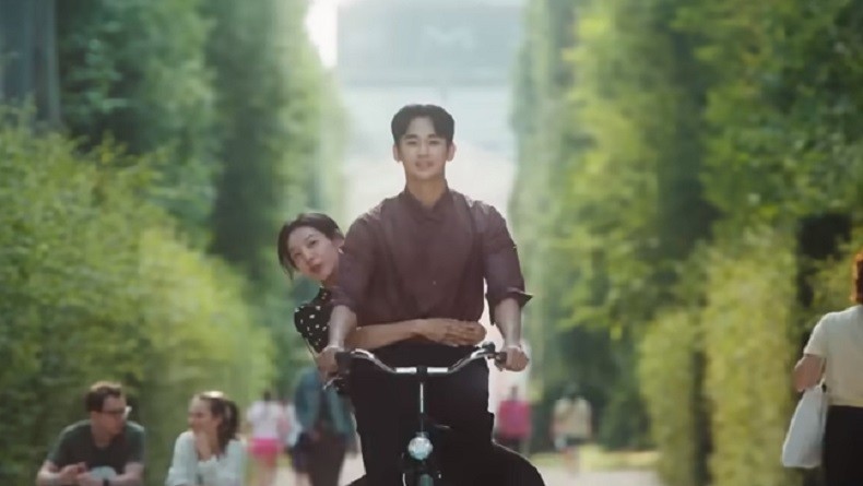Rating Queen of Tears Meroket, Kalahkan Doctor Slump Park Hyung Shik dan Park Shin Hye