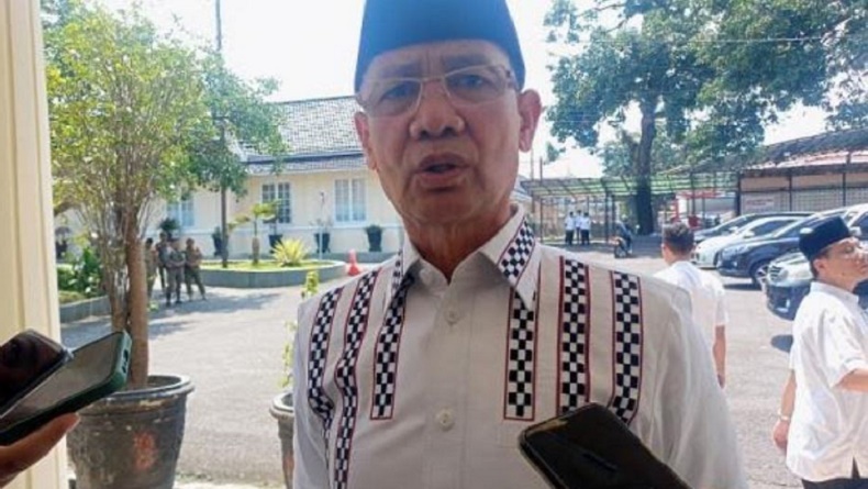 Anaknya Jadi Tersangka Dugaan Korupsi, Ini Kata Eks Bupati Majalengka Karna Sobahi