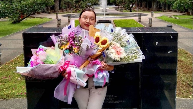 Kisah Inspiratif Melly Puspita, Anak Penjual Bubur Lulus Cumlaude dari ITB