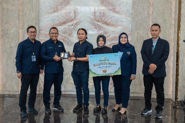 Menangkan Emas 500 Gram, Nasabah Pegadaian Ini Mendadak Jadi Sultan