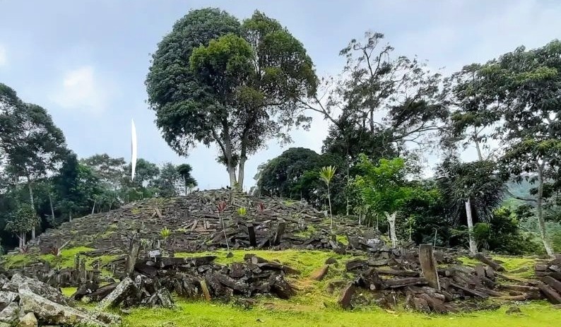 Archaeological Prospection Cabut Status Gunung Padang sebagai Piramida Tertua di Dunia