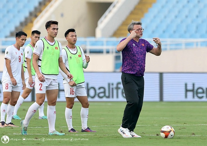 Philippe Troussier Terancam Dipecat jika Vietnam Kalah Lagi dari Timnas Indonesia