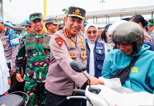 Kapolri Tegaskan TNI-Polri Komitmen Beri Rasa Aman ke Warga yang Mudik