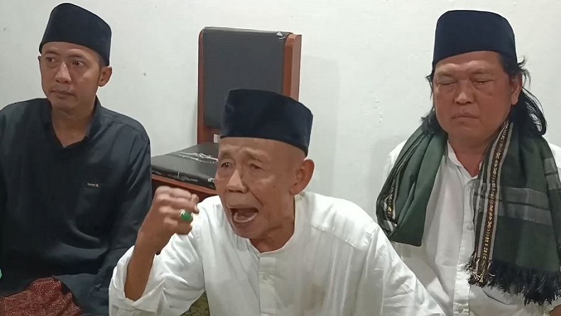 Sosok Mbah Benu Imam Masjid Aolia Gunungkidul yang Viral Telepon Tuhan, Ternyata Berdarah Biru