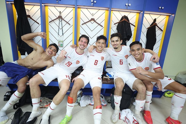 Karena Timnas Indonesia, Thom Haye Makin Akrab dengan Nathan Tjoe-A-On