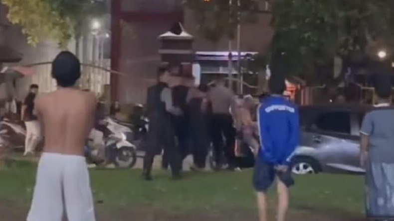 Nyalakan Petasan Ganggu Jemaat Salat, 4 Remaja di Malang Ditangkap Polisi