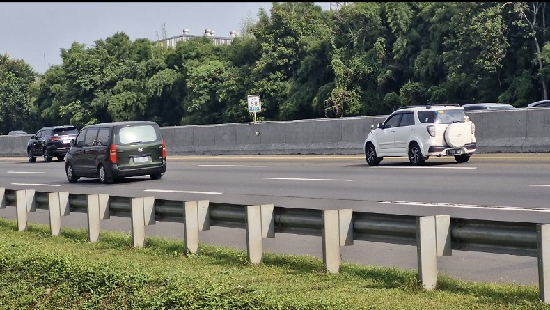 Situasi Terkini Tol Japek KM 58 Pasca-Kecelakaan Maut, Arus Lalin Mulai Normal