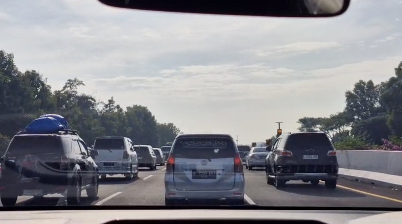 H+1 Lebaran, Lalu Lintas di Tol Cipali Padat Merayap