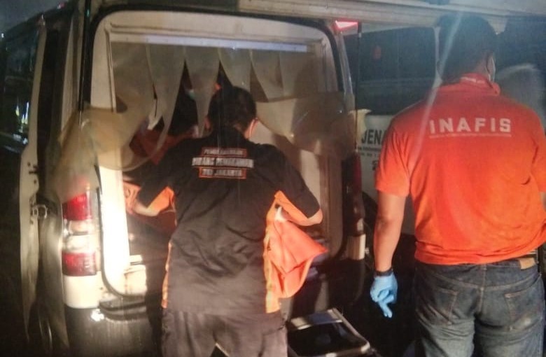 Pria Ditemukan Tewas Terkunci Dalam Mobil Freezer Pengangkut Es Krim di Jalan Sudirman Jakpus