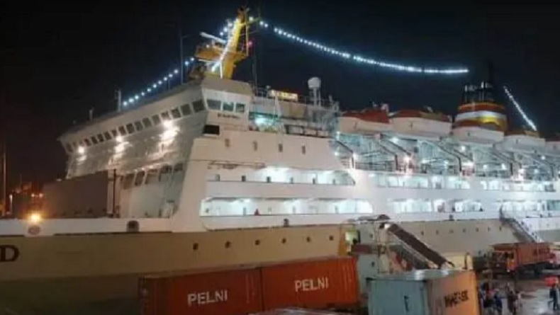 Kapal Ferry Miring saat Sandar di Pelabuhan Semayang, 3 Tewas Terjepit Truk 3 Luka