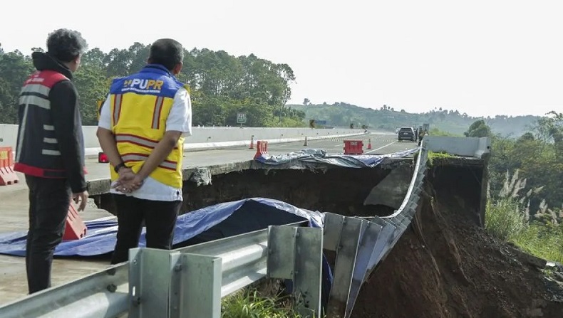 Menteri PUPR Pastikan Tol Bocimi Bisa Dilalui untuk Arus Balik Lebaran usai Longsor