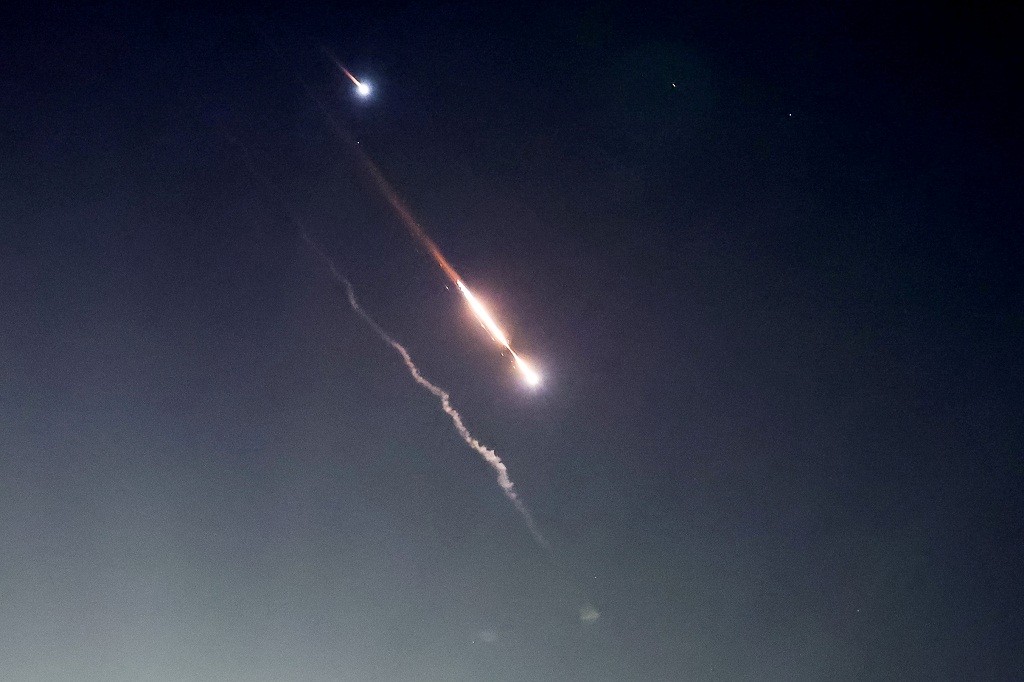 Iran Serang Israel, Sirene Meraung-raung di Seantero Negeri