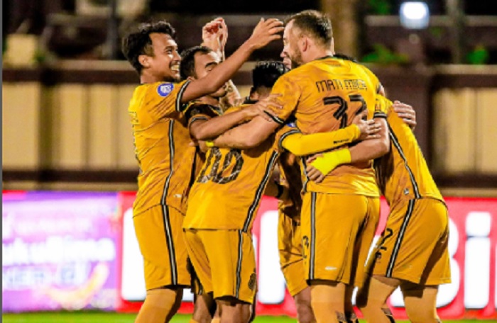 Hasil Liga 1: Matias Mier Hattrick, Bhayangkara Bantai Barito Putera