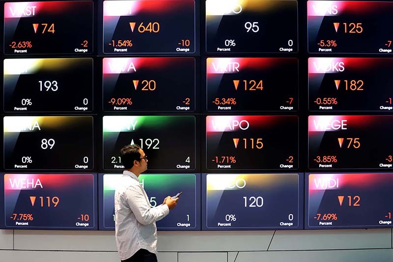 435 Saham Melemah, IHSG Hari Ini Ditutup Anjlok 1,83 Persen ke 6.485