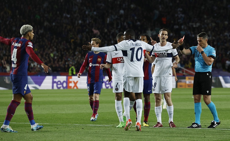 Barcelona Disingkirkan PSG di Liga Champions, Xavi Salahkan Wasit