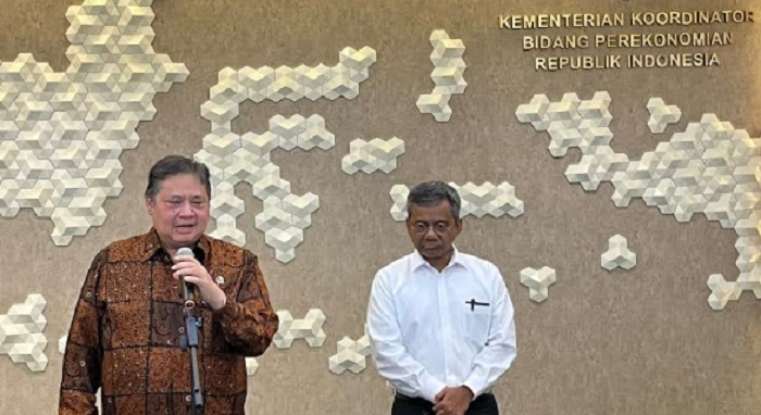Airlangga Ogah Bahas Kemungkinan Harga Minyak Tembus 100 Dolar AS Imbas Konflik Iran-Israel