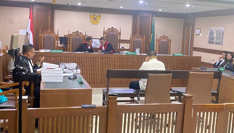 Eks Bupati Muna Dituntut 3 Tahun 5 Bulan Penjara terkait Kasus Suap Dana PEN